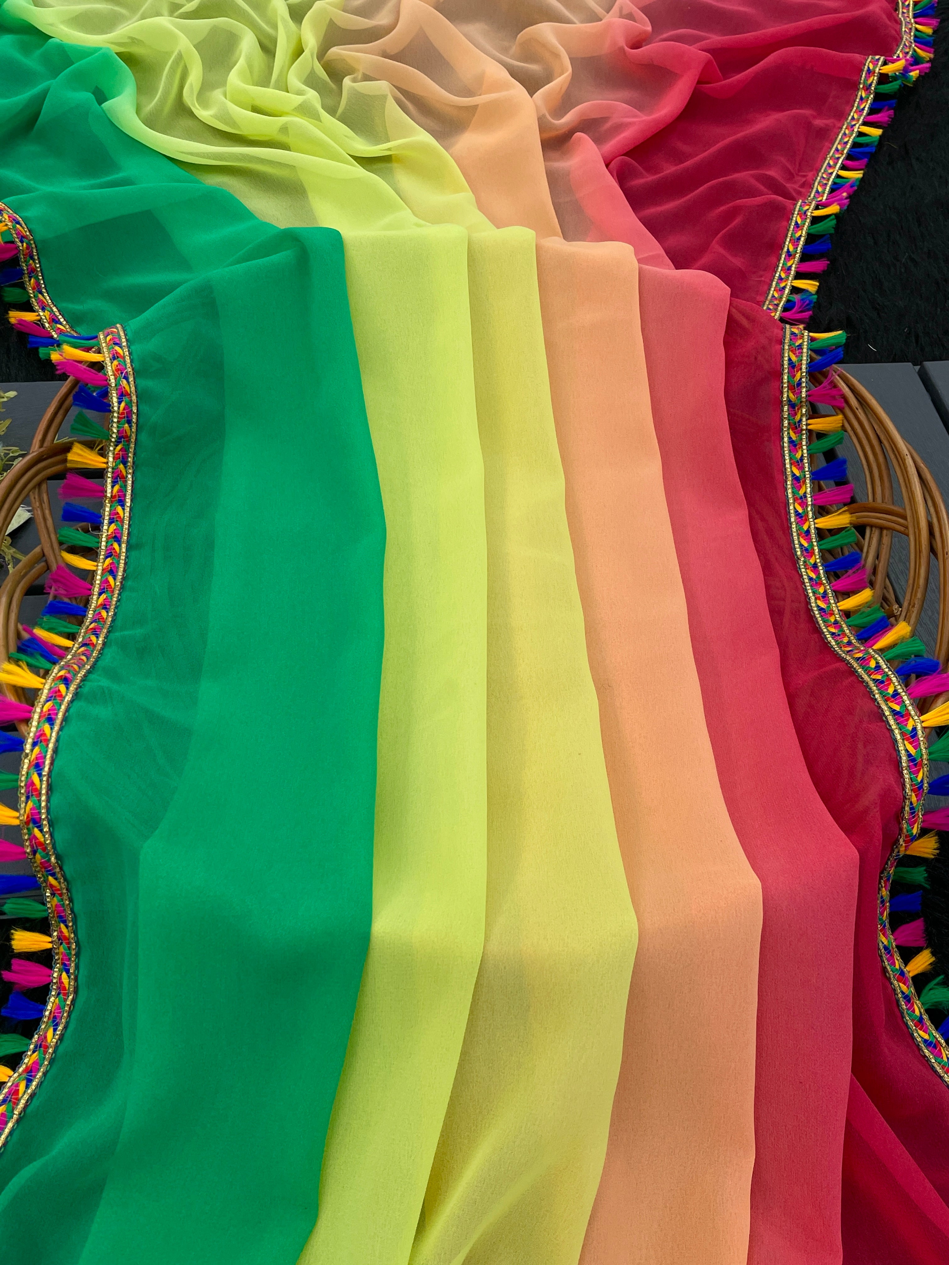 HIT PADING Heavy Georgette Saree with Fancy Lace Border & Banglori Blouse