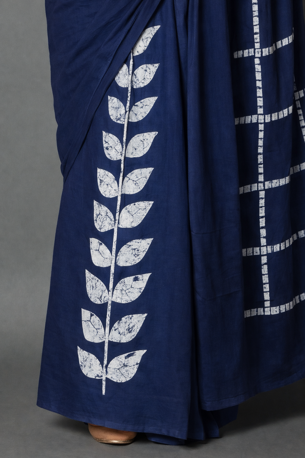 Elegant Navy Blue Leaf Print Linen Saree for Women