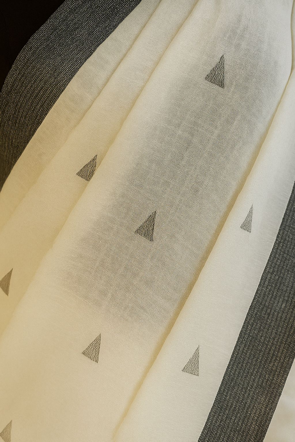 Elegant Off-White & Charcoal Linen Cotton Saree