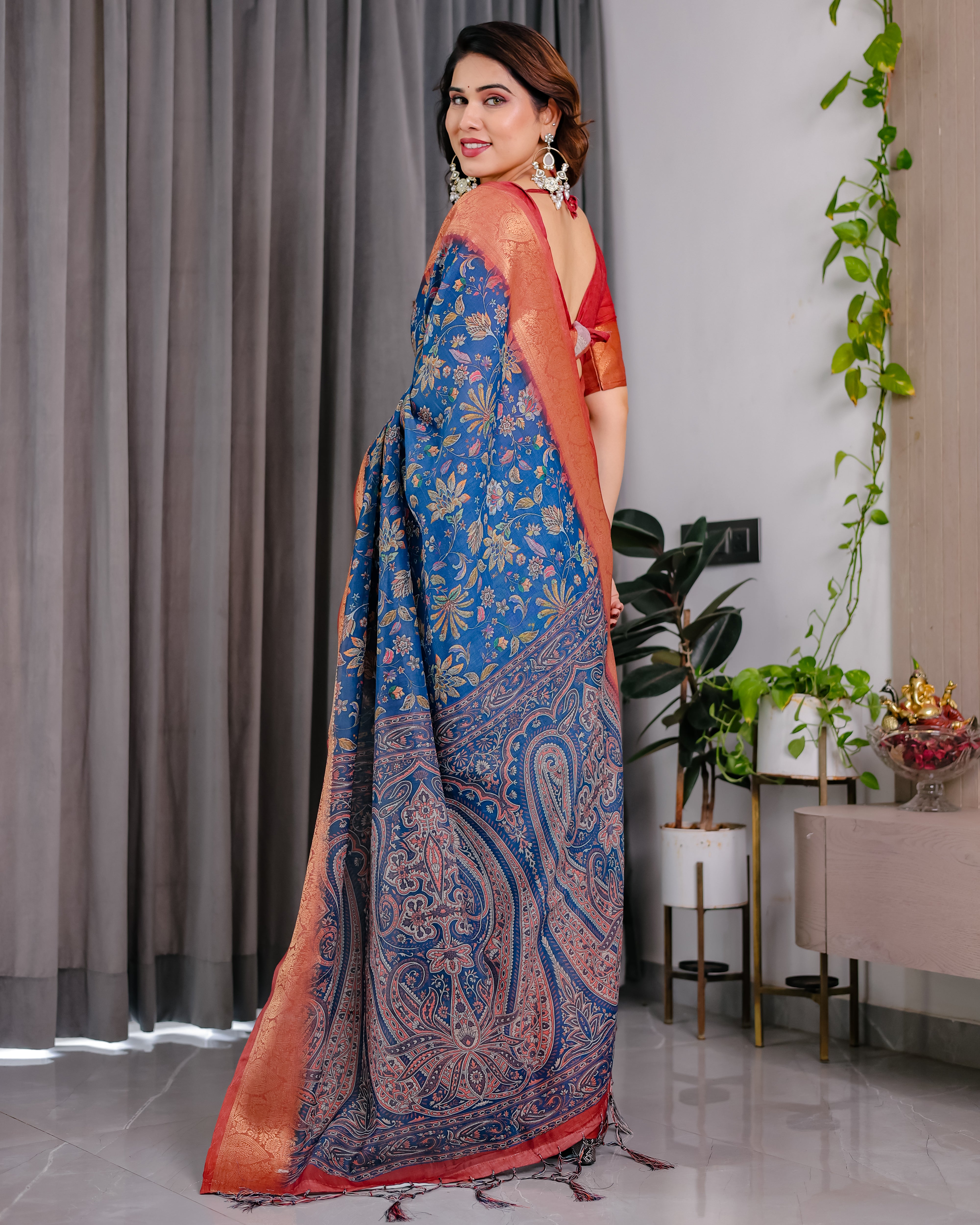 Pure Handloom Linen Saree with Floral Print & Zari Border